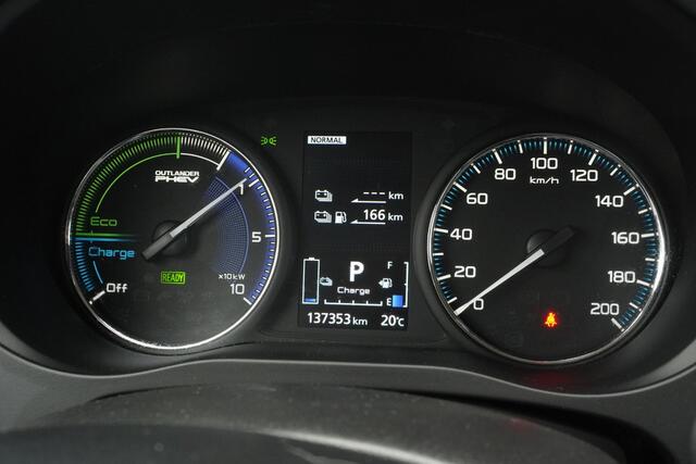 Mitsubishi Outlander 2.4 PHEV Pure+Apple-care-Play+camera+stoel-verw+Parel-White = SUPER 