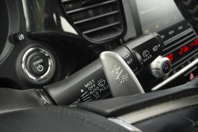 Mitsubishi Outlander 2.4 PHEV Pure+Apple-care-Play+camera+stoel-verw+Parel-White = SUPER 