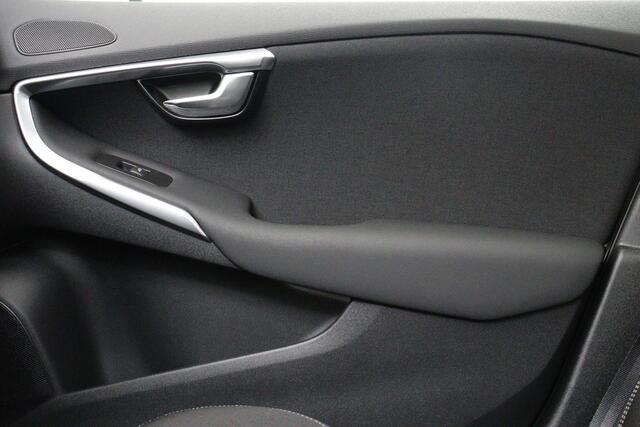 Volvo V40 T2 AUT. NORDIC+ -CRUISE|ADAP.LED|STOELVERW.|STANDKACHEL|NAVI|PDC|VERW.VOORRUIT|16