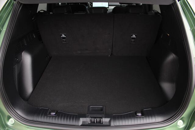 Ford Kuga 2.5-243pk PHEV Titanium. Hybride rijden voor een re�el bedrag. Slechts 11.500km  Autm. airco dual, camera v+a, metallic lak, all season banden ro