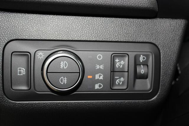 Ford Kuga 2.5-243pk PHEV Titanium. Hybride rijden voor een re�el bedrag. Slechts 11.500km  Autm. airco dual, camera v+a, metallic lak, all season banden ro