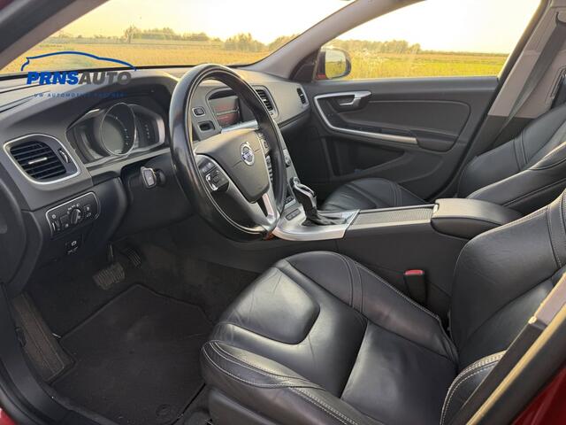 Volvo V60 D6 AWD Plug In Hybrid | 1e eigenaar | NAP | Pano | Leer