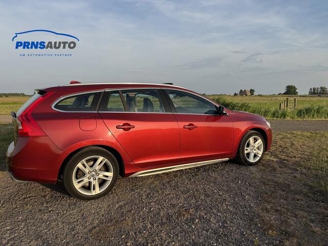 Volvo V60 D6 AWD Plug In Hybrid | 1e eigenaar | NAP | Pano | Leer