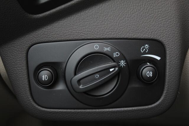 Ford C-MAX 1.5 Titanium / Keyless / Camera / Stoel/stuurverwarming