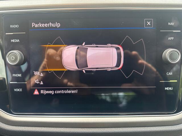 Volkswagen T-ROC 1.0 TSI Style , navigatie , pdc voor en achter
