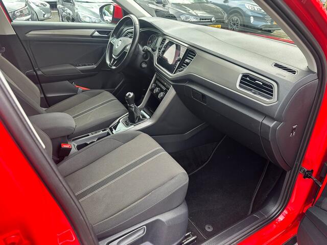 Volkswagen T-ROC 1.0 TSI Style , navigatie , pdc voor en achter