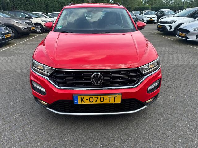 Volkswagen T-ROC 1.0 TSI Style , navigatie , pdc voor en achter