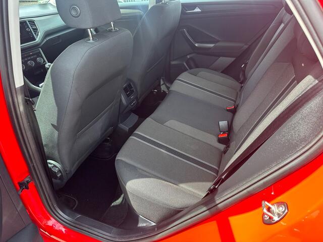 Volkswagen T-ROC 1.0 TSI Style , navigatie , pdc voor en achter