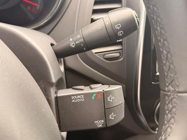 Renault Captur TCe 150 EDC Intens AUTOMAAT | dealer-onderhouden | trekhaak | camera