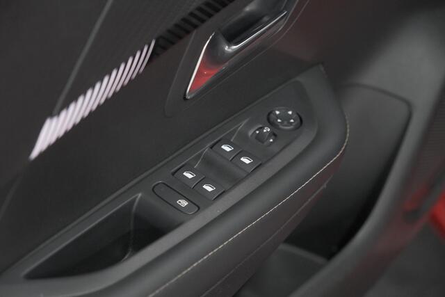 Peugeot 208 Puretech 100 Allure | Camera | Navigatie | Parkeersensoren | Apple Carplay