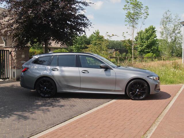 BMW 3-Serie Touring 318i | Virtual Cockpit | Facelift Model | Apple Carplay | 19 Inch | NL-Auto |