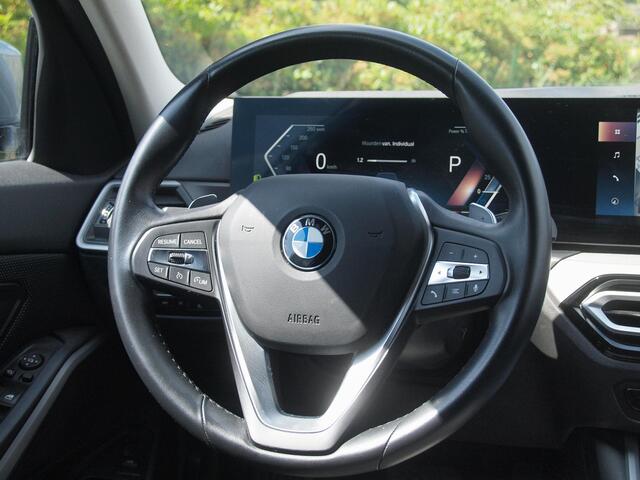 BMW 3-Serie Touring 318i | Virtual Cockpit | Facelift Model | Apple Carplay | 19 Inch | NL-Auto |