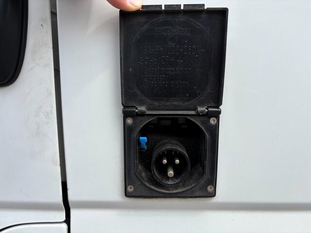 Iveco Daily 35S13V 2.3 127pk Autom. K�hlkasten L3H2 TREKHAAK