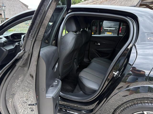Peugeot 208 1.2 101pk GT-line Automaat, LED, Apple Carplay, 3D cockpit