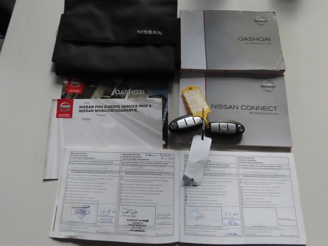 Nissan Qashqai 1.2 Connect Edition 360 Camera Panoramadak DAB Keyless Entry Navigatie Stoelverwarming Xenon Lm Velgen Pdc Trekhaak