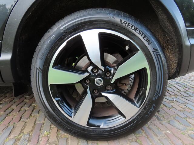 Nissan Qashqai 1.2 Connect Edition 360 Camera Panoramadak DAB Keyless Entry Navigatie Stoelverwarming Xenon Lm Velgen Pdc Trekhaak