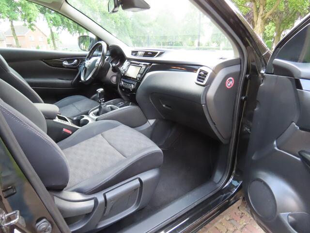 Nissan Qashqai 1.2 Connect Edition 360 Camera Panoramadak DAB Keyless Entry Navigatie Stoelverwarming Xenon Lm Velgen Pdc Trekhaak