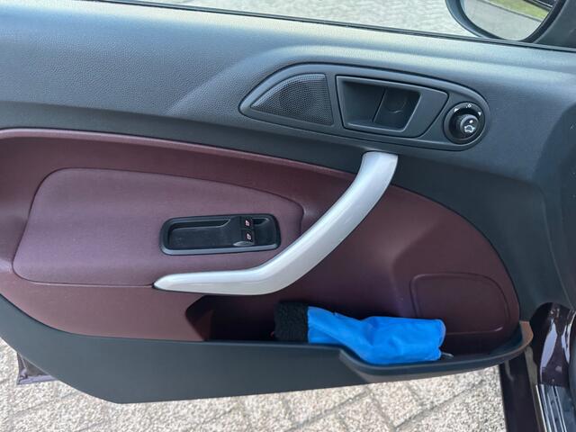 Ford Fiesta 1.25 Titanium 5 Deurs, Clima, Lm velgen