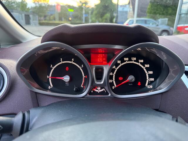 Ford Fiesta 1.25 Titanium 5 Deurs, Clima, Lm velgen