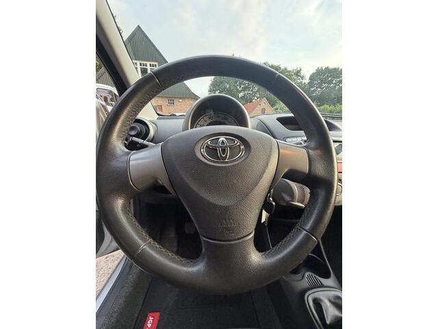 Toyota Aygo 1.0 VVT-i Aspiration Airco/Facelift/5DRS/LED/NAP