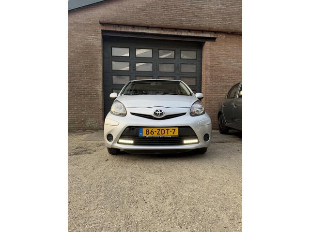 Toyota Aygo 1.0 VVT-i Aspiration Airco/Facelift/5DRS/LED/NAP