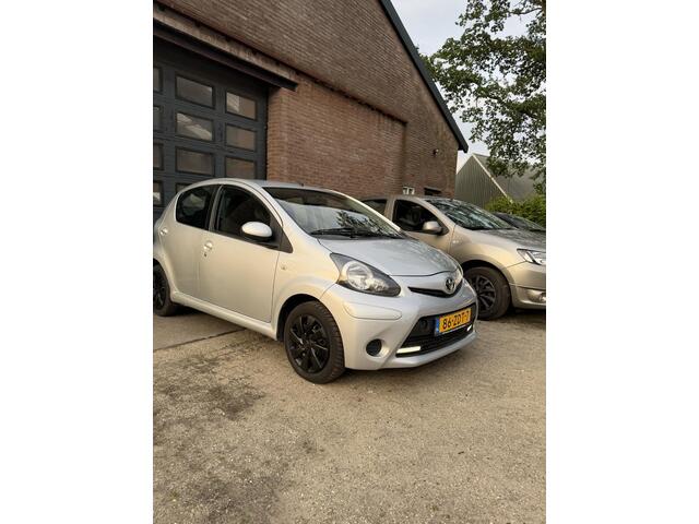 Toyota Aygo 1.0 VVT-i Aspiration Airco/Facelift/5DRS/LED/NAP