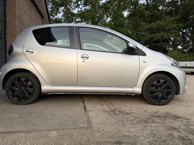 Toyota Aygo 1.0 VVT-i Aspiration Airco/Facelift/5DRS/LED/NAP