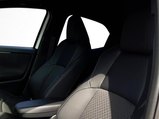 Toyota Yaris 1.5 Hybrid 130 Executive | CarPlay/Android Auto | Camera | LM Velgen |