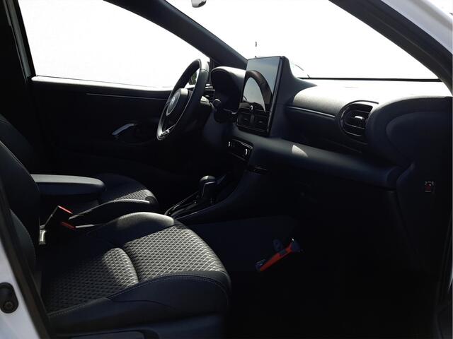 Toyota Yaris 1.5 Hybrid 130 Executive | CarPlay/Android Auto | Camera | LM Velgen |