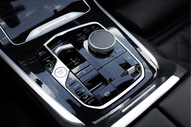 BMW X5 xDrive50e M-Competition Pano - Dravit Grau - Trekhaak - Harman Kardon