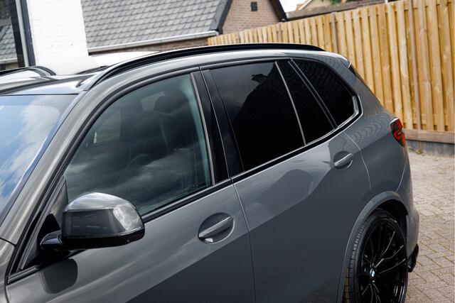 BMW X5 xDrive50e M-Competition Pano - Dravit Grau - Trekhaak - Harman Kardon