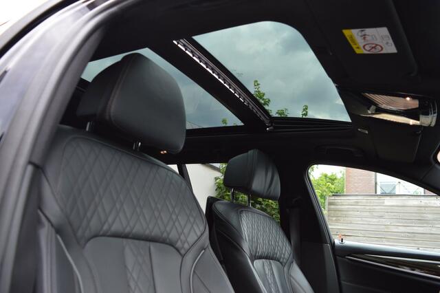 BMW 5-Serie Touring 540i xDrive M pakket/Harman Kardon/Pano/Headup/1 eig in NL