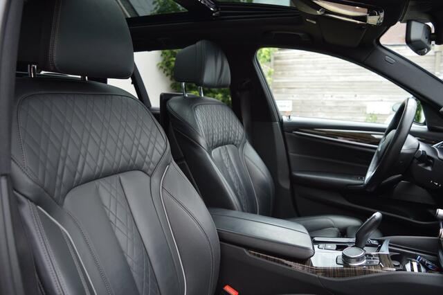 BMW 5-Serie Touring 540i xDrive M pakket/Harman Kardon/Pano/Headup/1 eig in NL