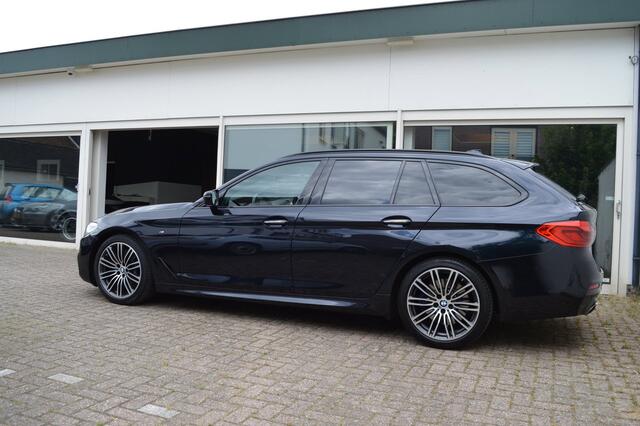 BMW 5-Serie Touring 540i xDrive M pakket/Harman Kardon/Pano/Headup/1 eig in NL