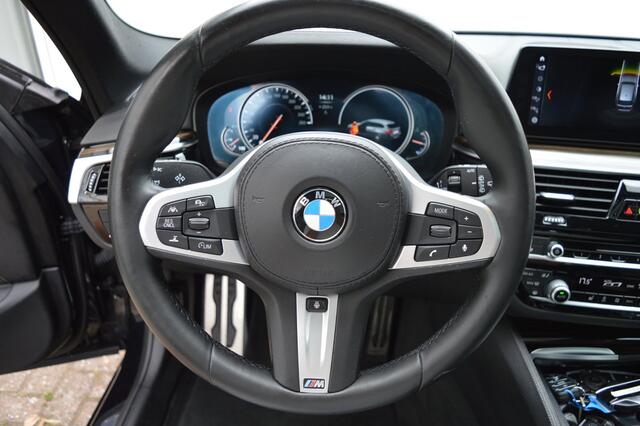 BMW 5-Serie Touring 540i xDrive M pakket/Harman Kardon/Pano/Headup/1 eig in NL