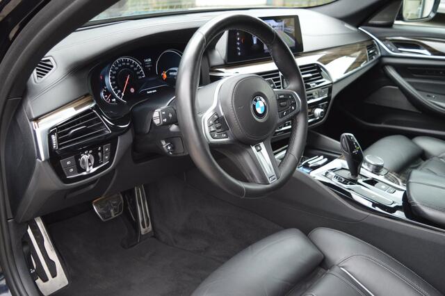 BMW 5-Serie Touring 540i xDrive M pakket/Harman Kardon/Pano/Headup/1 eig in NL