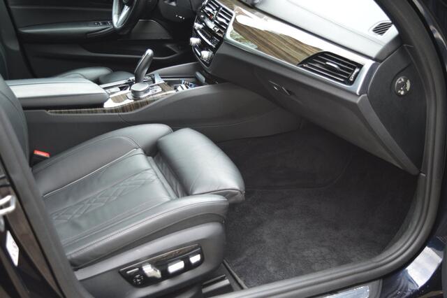 BMW 5-Serie Touring 540i xDrive M pakket/Harman Kardon/Pano/Headup/1 eig in NL