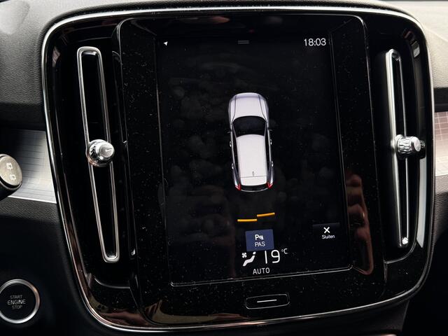 Volvo XC40 1.5 T3 Momentum Pro | NL-Auto | Elek. Achterklep | PDC voor + Achter | Navigatie