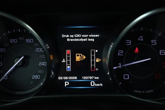 Jaguar XE 2.0 Portfolio Aut.| R-Sport | Panorama | Stoelverwarming | Nette staat | Elek. Kofferklep | Dealeronderhouden | NL. Auto