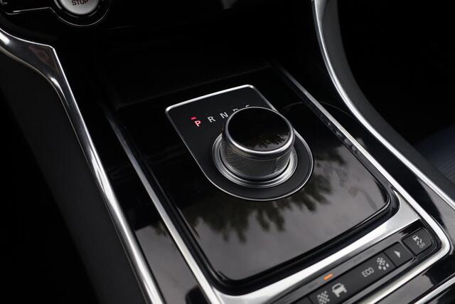 Jaguar XE 2.0 Portfolio Aut.| R-Sport | Panorama | Stoelverwarming | Nette staat | Elek. Kofferklep | Dealeronderhouden | NL. Auto