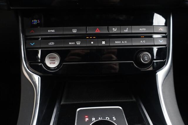 Jaguar XE 2.0 Portfolio Aut.| R-Sport | Panorama | Stoelverwarming | Nette staat | Elek. Kofferklep | Dealeronderhouden | NL. Auto