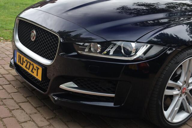 Jaguar XE 2.0 Portfolio Aut.| R-Sport | Panorama | Stoelverwarming | Nette staat | Elek. Kofferklep | Dealeronderhouden | NL. Auto