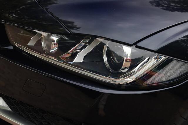Jaguar XE 2.0 Portfolio Aut.| R-Sport | Panorama | Stoelverwarming | Nette staat | Elek. Kofferklep | Dealeronderhouden | NL. Auto