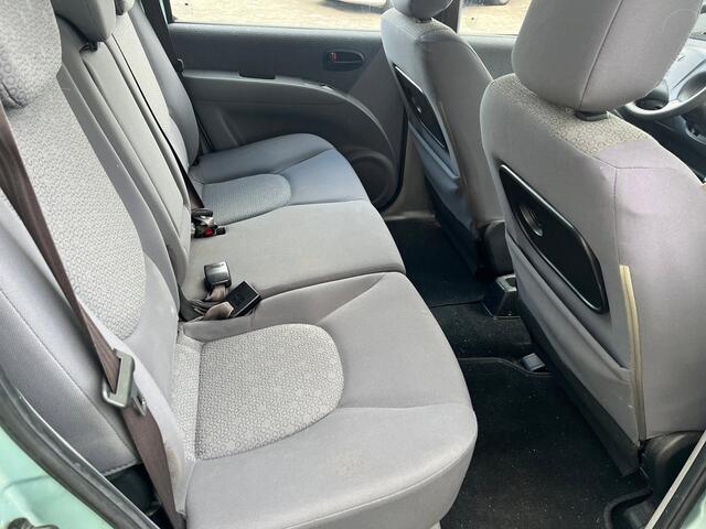 Hyundai Matrix 1.6i Dynamic - Airco - Schade