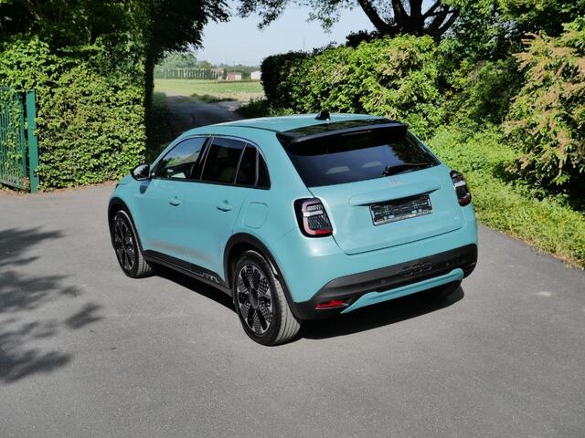Fiat 600 La Prima, 54kWh, 156 PK, 405 KM autonomie