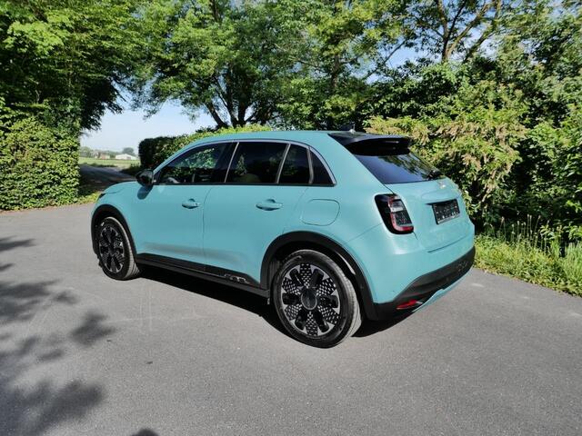 Fiat 600 La Prima, 54kWh, 156 PK, 405 KM autonomie