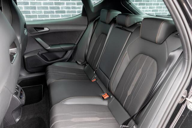 Cupra Leon 1.4 e-Hybrid VZ Adrenaline | Plug-in Hybrid PHEV | Achteruitrijcamera | Parkeersensoren | Keyless Entry | Navigatie | Apple Carplay | Android Aut