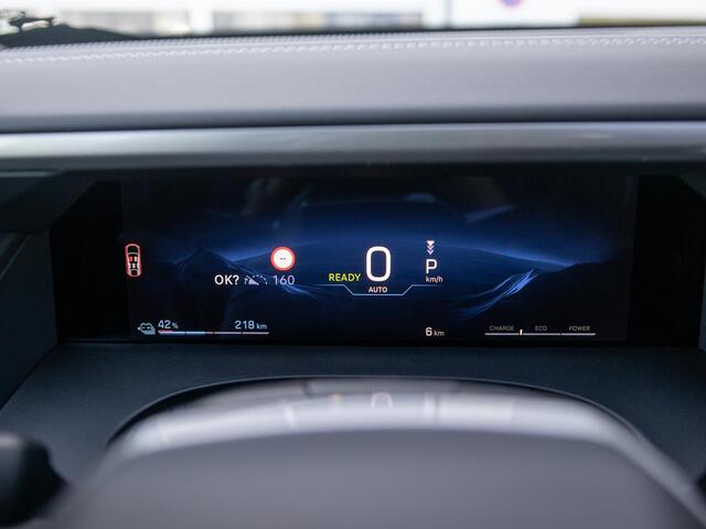 Jeep Compass First Edition 74 kWh | Direct leverbaar | Adapt. Cruise | Camera | Carplay | 20 | Elektr. A-Klep | Navi | Winter Pack | Schuif/Kanteldak | Pre