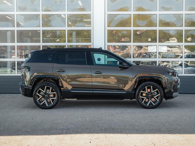 Jeep Compass First Edition 74 kWh | Direct leverbaar | Adapt. Cruise | Camera | Carplay | 20 | Elektr. A-Klep | Navi | Winter Pack | Schuif/Kanteldak | Pre