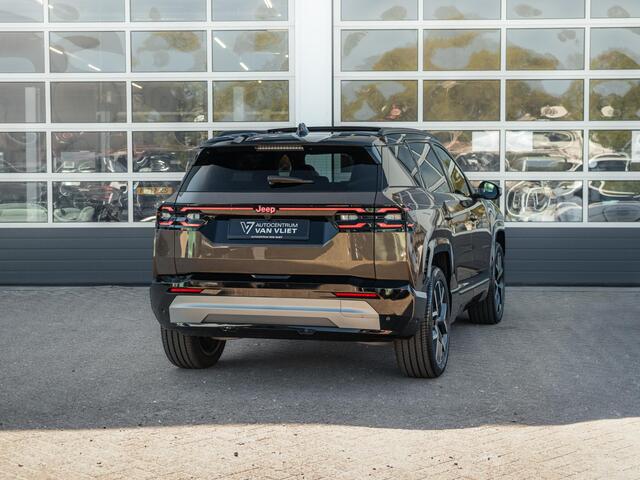 Jeep Compass First Edition 74 kWh | Direct leverbaar | Adapt. Cruise | Camera | Carplay | 20 | Elektr. A-Klep | Navi | Winter Pack | Schuif/Kanteldak | Pre